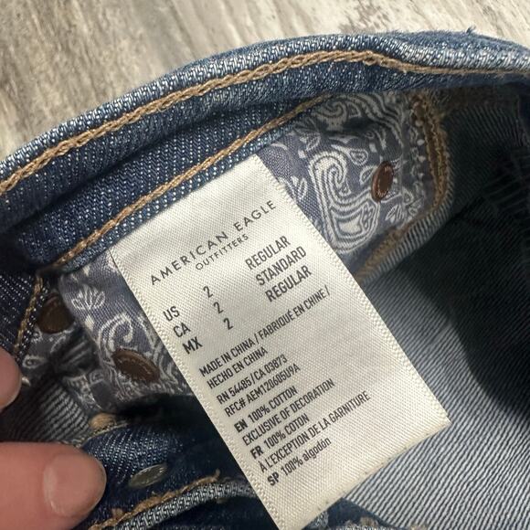 American Eagles Blue Womens 2 Distressed Thrashed 90s Boyfriend Fit Denim Jeans - Picture 5 of 14